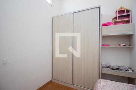 Quarto 2 de casa para alugar com 3 quartos, 140m² em Pedra Azul, Contagem