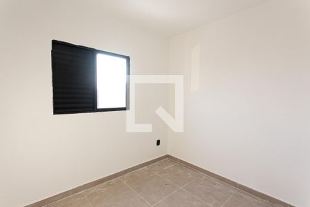 Quarto 1 de apartamento para alugar com 2 quartos, 45m² em Vila Antonina, São Paulo