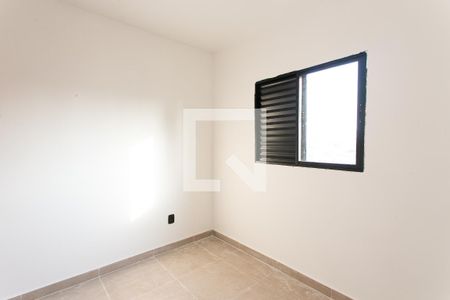Quarto 1 de apartamento para alugar com 2 quartos, 45m² em Vila Antonina, São Paulo