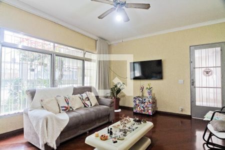 Sala de casa para alugar com 2 quartos, 160m² em Jardim Regina, São Paulo