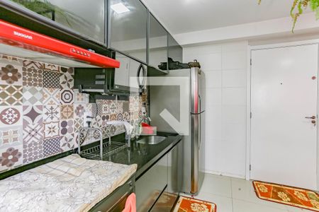Cozinha de apartamento para alugar com 2 quartos, 40m² em Parque Bristol, São Paulo