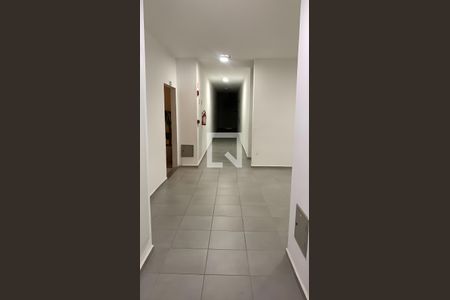 Corredor de kitnet/studio à venda com 2 quartos, 36m² em Vila Marina, São Paulo