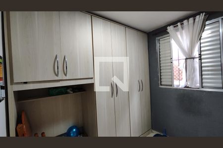 Quarto 2 de apartamento para alugar com 2 quartos, 53m² em Parque Dourado, Ferraz de Vasconcelos