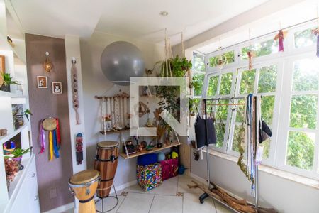 Escritório de casa de condomínio à venda com 3 quartos, 420m² em Matapaca, Niterói