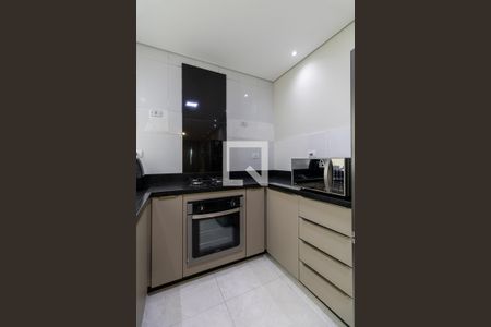 Sala e Cozinha de casa de condomínio à venda com 2 quartos, 52m² em Vila Marieta, São Paulo