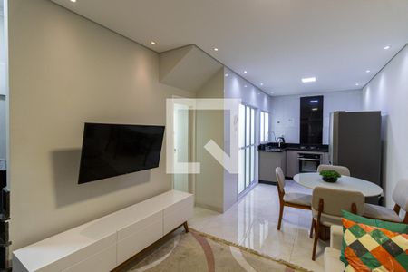 Sala e Cozinha de casa de condomínio à venda com 2 quartos, 52m² em Vila Marieta, São Paulo