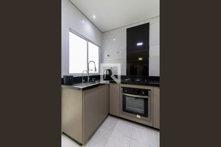 Sala e Cozinha de casa de condomínio à venda com 2 quartos, 52m² em Vila Marieta, São Paulo