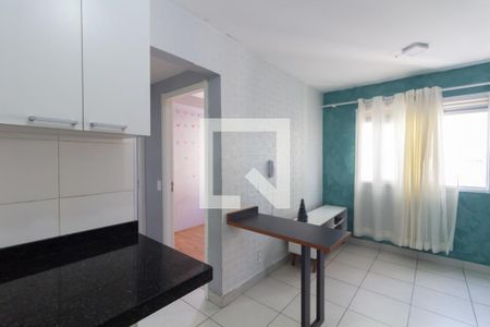 Sala/Cozinha de apartamento à venda com 2 quartos, 35m² em Vila Carmosina, São Paulo