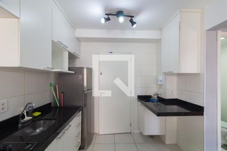 Sala/Cozinha de apartamento à venda com 2 quartos, 35m² em Vila Carmosina, São Paulo