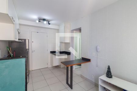 Sala/Cozinha de apartamento à venda com 2 quartos, 35m² em Vila Carmosina, São Paulo