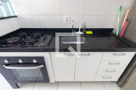 Sala/Cozinha de apartamento à venda com 2 quartos, 35m² em Vila Carmosina, São Paulo