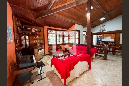 Sala de casa de condomínio à venda com 4 quartos, 300m² em Arvoredo, Nova Lima