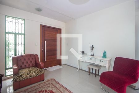 Sala de casa à venda com 3 quartos, 200m² em Santa Tereza, Porto Alegre