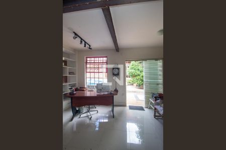 Sala de casa à venda com 3 quartos, 200m² em Santa Tereza, Porto Alegre