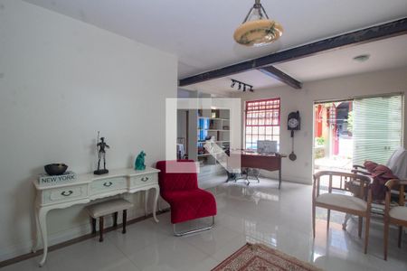 Sala de casa à venda com 3 quartos, 200m² em Santa Tereza, Porto Alegre