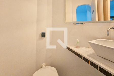Lavabo 1 de casa de condomínio para alugar com 5 quartos, 1000m² em Jardim Acapulco, Guarujá