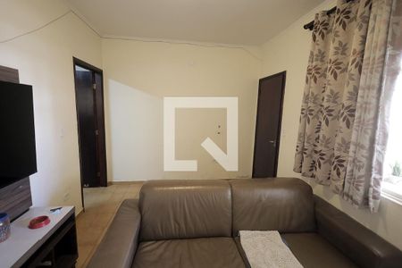 Sala de casa para alugar com 4 quartos, 248m² em Vila Curuçá, Santo André