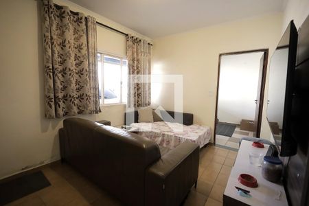 Sala de casa para alugar com 4 quartos, 248m² em Vila Curuçá, Santo André