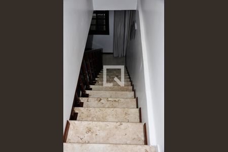 Escada de casa para alugar com 3 quartos, 235m² em Vila Pirituba, São Paulo