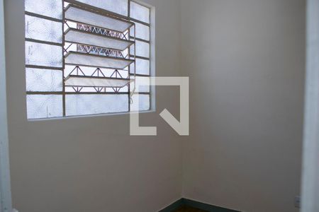 Quarto 2 de casa à venda com 5 quartos, 128m² em Santa Efigênia, Belo Horizonte