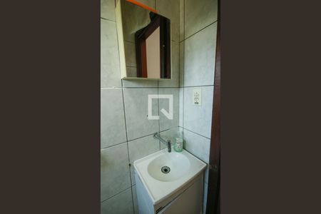 Banheiro de kitnet/studio para alugar com 1 quarto, 30m² em Vilamar, Praia Grande