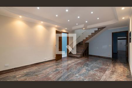 Sala de casa à venda com 3 quartos, 300m² em Jardim Laone, São Paulo