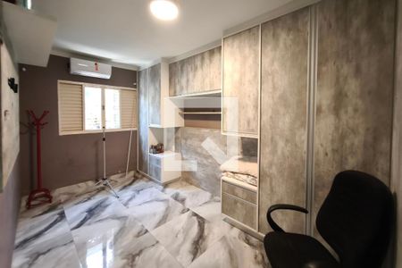 Quarto Suíte de casa à venda com 2 quartos, 120m² em Vila Padre Manoel de Nobrega, Campinas