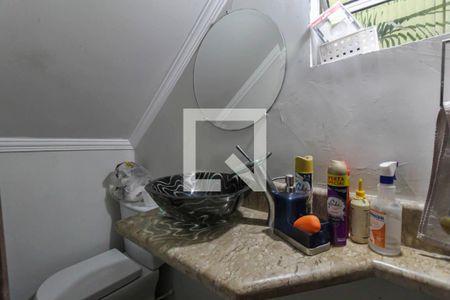 Lavabo de casa para alugar com 3 quartos, 120m² em Parque dos Bancarios, São Paulo