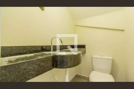 Lavabo de casa para alugar com 3 quartos, 190m² em São Geraldo, Porto Alegre