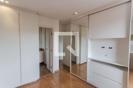 Apartamento à venda com 3 quartos, 217m² em Pompéia, Belo Horizonte