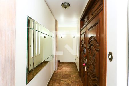 Hall de entrada de casa para alugar com 5 quartos, 450m² em Jardim Guedala, São Paulo