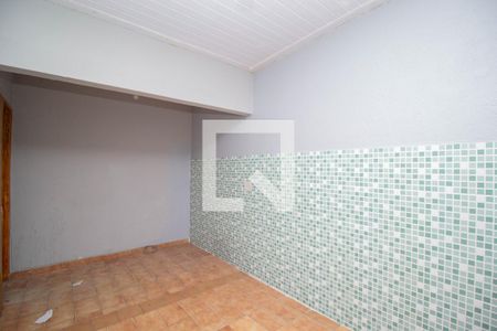Sala/Quarto de casa para alugar com 1 quarto, 40m² em Vila Serralheiro, São Paulo