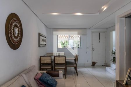 Sala de casa à venda com 3 quartos, 127m² em Buritis, Belo Horizonte