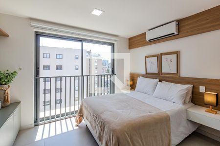 Sala/Quarto de kitnet/studio para alugar com 1 quarto, 30m² em Auxiliadora, Porto Alegre