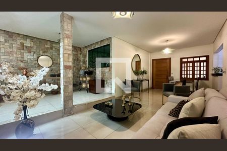 Sala de casa à venda com 4 quartos, 446m² em Carlos Prates, Belo Horizonte