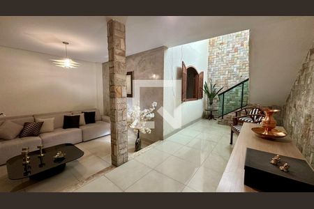 Sala de casa à venda com 4 quartos, 446m² em Carlos Prates, Belo Horizonte