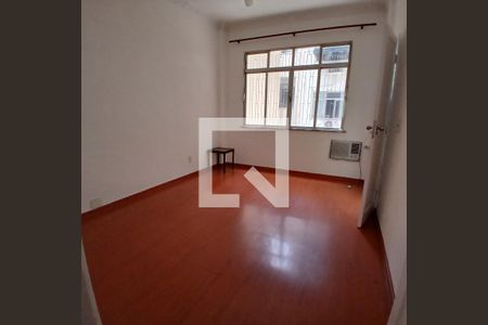 Suíte de apartamento para alugar com 4 quartos, 140m² em Icaraí, Niterói