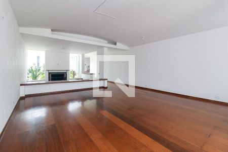 Sala de casa para alugar com 4 quartos, 588m² em Granja Julieta, São Paulo