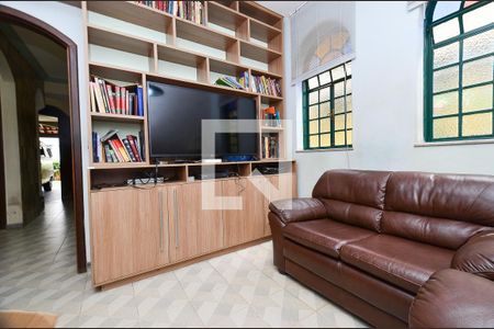 Sala de TV de casa à venda com 4 quartos, 390m² em Bom Jesus, Belo Horizonte