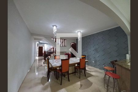 Casa à venda com 4 quartos, 220m² em RP3 (Regiões de Planejamento), Mauá