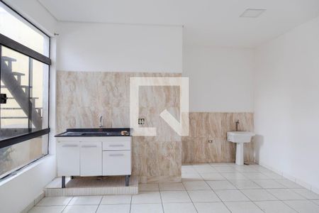 Cozinha e Área de Serviço - Casa 1 de casa para alugar com 2 quartos, 200m² em Vila das Palmeiras, Guarulhos