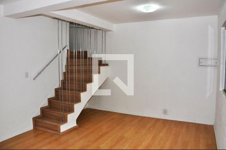 Sala de casa à venda com 3 quartos, 133m² em Vila Cruz das Almas, São Paulo