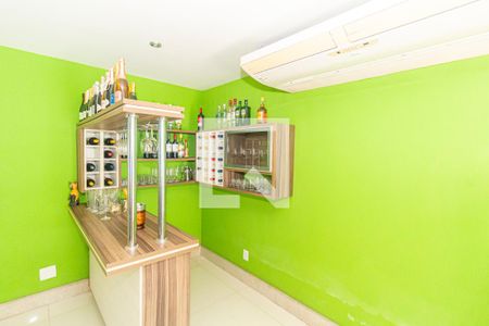 Sala de casa para alugar com 4 quartos, 435m² em Jardim Sulacap, Rio de Janeiro