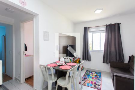 Sala / Cozinha de apartamento à venda com 2 quartos, 33m² em Vila Carmosina, São Paulo