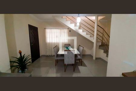 Sala de casa à venda com 3 quartos, 130m² em Jardim das Flores, Osasco