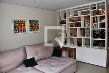 Sala de casa para alugar com 3 quartos, 241m² em Jardim Regina, São Paulo