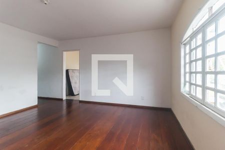 Sala de casa para alugar com 3 quartos, 250m² em Jardim Rodeio, Mogi das Cruzes