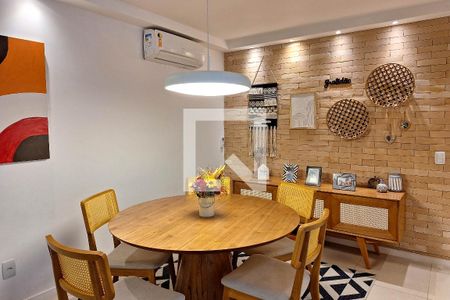 Sala de apartamento à venda com 3 quartos, 128m² em Camboinhas, Niterói