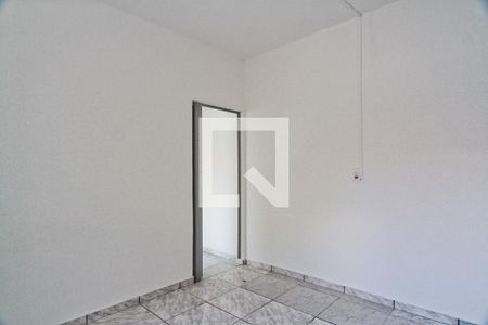 Quarto de casa para alugar com 1 quarto, 60m² em Parque Maria Domitila, São Paulo