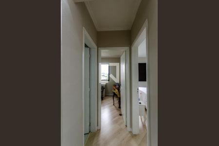 Corredor de apartamento à venda com 2 quartos, 54m² em Vila Mangalot, São Paulo